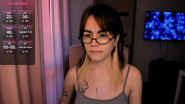 Snapshot of _selectrra chatting on January 20, 2025, 2:14 pm selectrra online show from January 20, 2025, 2:14 pm