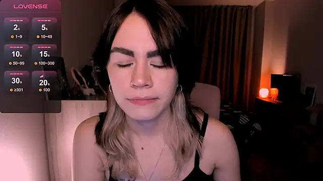 Snapshot of _selectrra chatting on March 10, 2025, 11:42 am selectrra online show from March 10, 2025, 11:42 am