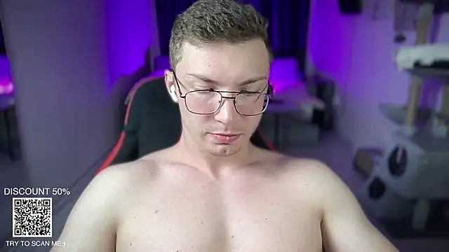 Snapshot of iron__chap chatting on November 7, 2025, 9:15 pm iron chap online show from November 7, 2025, 9:15 pm