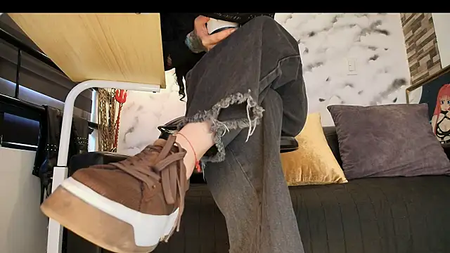 Sophie LittleS online show from February 26, 2026, 12:15 pm