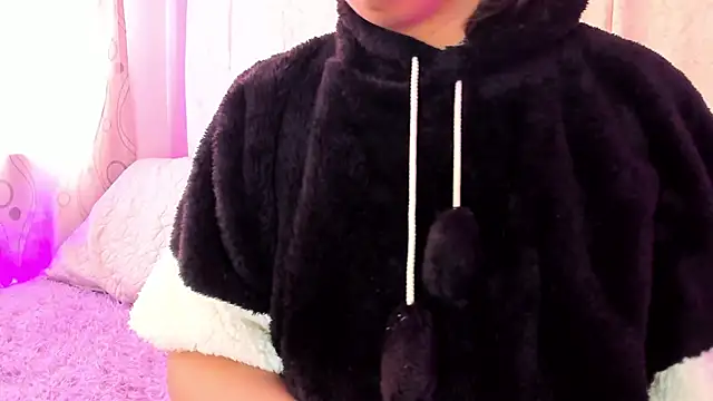 Snapshot of Satuurn_ chatting on December 16, 2024, 4:27 pm Satuurn online show from December 16, 2024, 4:27 pm