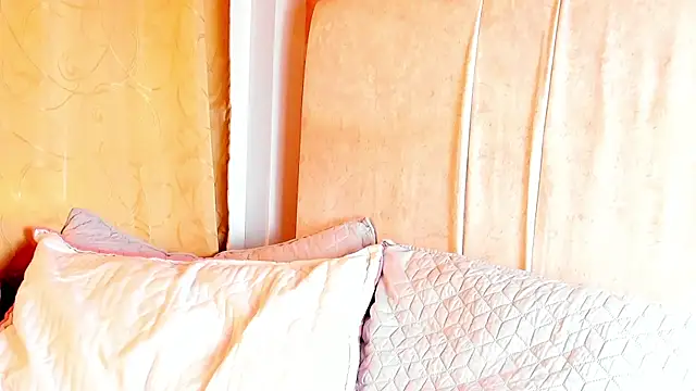 Snapshot of Satuurn_ chatting on January 9, 2025, 1:56 pm Satuurn online show from January 9, 2025, 1:56 pm