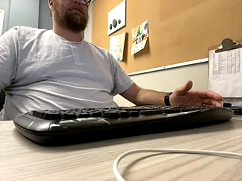 Bigbi6foot5 online show from November 6, 2025, 12:28 pm