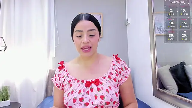 Snapshot of Paula_Desousa chatting on September 16, 2025, 5:36 pm Paula Desousa online show from September 16, 2025, 5:36 pm