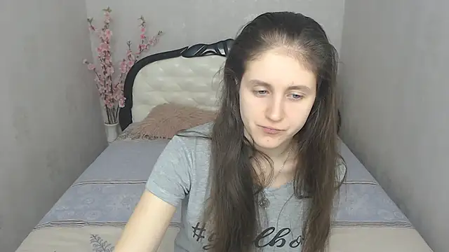 Holliy Cooper online show from March 7, 2025, 6:57 am