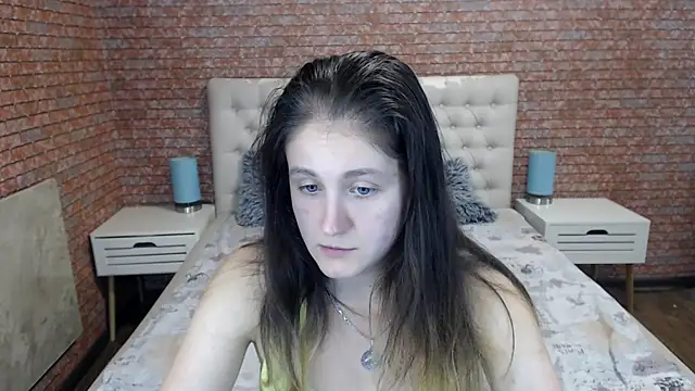 Holliy Cooper online show from September 27, 2025, 11:37 am