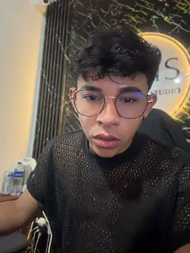 Snapshot of Austin_connor_ chatting on June 18, 2026, 5:51 am Austin connor online show from June 18, 2026, 5:51 am