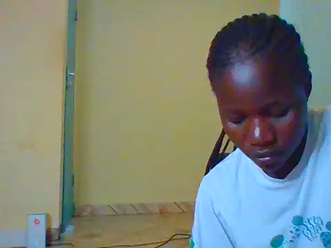 prettychic5 online show from April 15, 2026, 8:10 am