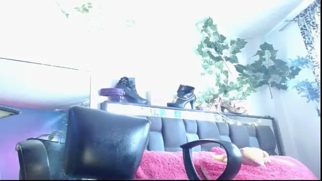 DULCE ZOE online show from March 12, 2025, 1:19 pm