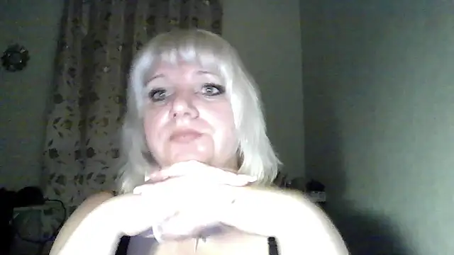 MeilomaWesa online show from November 18, 2025, 6:34 pm