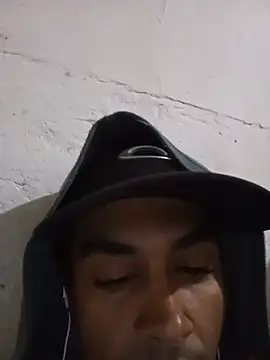 Snapshot of RoludoDF chatting on July 20, 2026, 9:23 am RoludoDF online show from July 20, 2026, 9:23 am