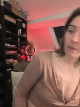 Snapshot of sophia_leurre chatting on April 11, 2026, 8:46 pm sophia leurre online show from April 11, 2026, 8:46 pm