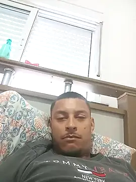 emrehliug12 online show from March 10, 2025, 2:37 pm