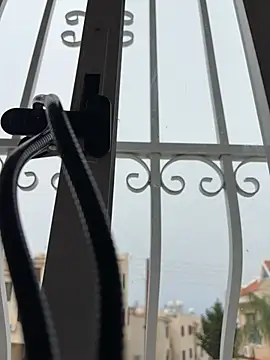 Snapshot of ElenaRebelle chatting on April 15, 2026, 5:36 am ElenaRebelle online show from April 15, 2026, 5:36 am