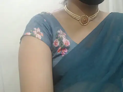 Lovely Siri 23 online show from June 3, 2026, 12:24 am