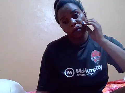 Snapshot of sweetbabra1 chatting on November 14, 2025, 7:01 pm sweetbabra1 online show from November 14, 2025, 7:01 pm