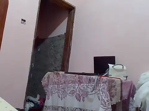 Snapshot of sweetbabra1 chatting on December 19, 2025, 3:30 pm sweetbabra1 online show from December 19, 2025, 3:30 pm