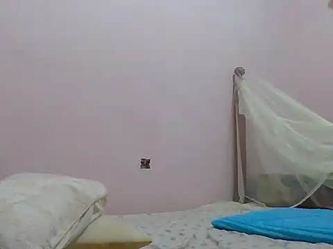 sweetbabra1 online show from July 5, 2026, 6:53 am