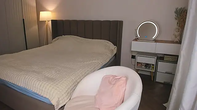 Snapshot of Anni__cute chatting on February 16, 2026, 1:46 am Anni cute online show from February 16, 2026, 1:46 am