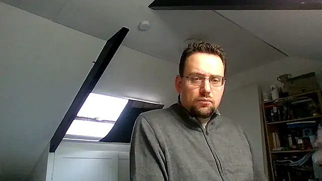 rdewaard81 online show from October 8, 2025, 7:39 am