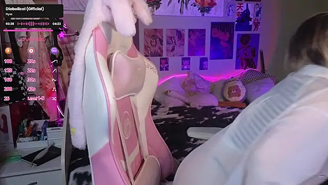 Evie Ro online show from January 8, 2025, 3:19 am