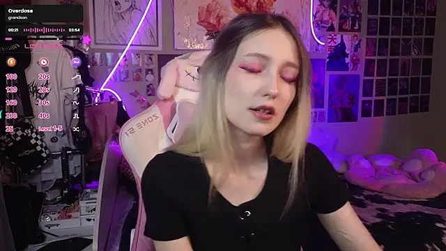 Evie Ro online show from March 22, 2025, 8:48 pm