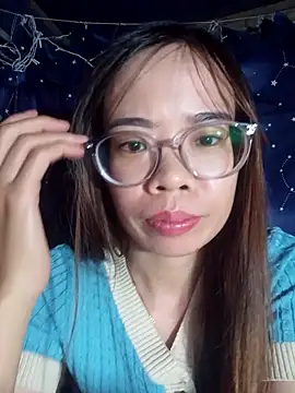   Mai-love19   online show from November 2, 2025, 1:24 pm