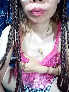   Mai-love19   online show from April 5, 2026, 10:51 pm