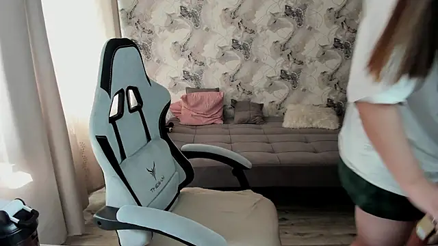 Lis Kollen online show from April 7, 2026, 9:43 am