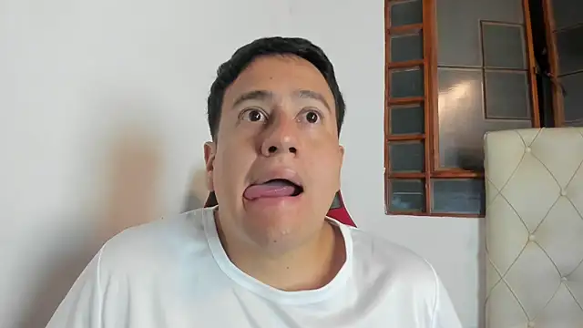 Snapshot of oliver_price1 chatting on March 7, 2026, 12:40 am oliver price1 online show from March 7, 2026, 12:40 am