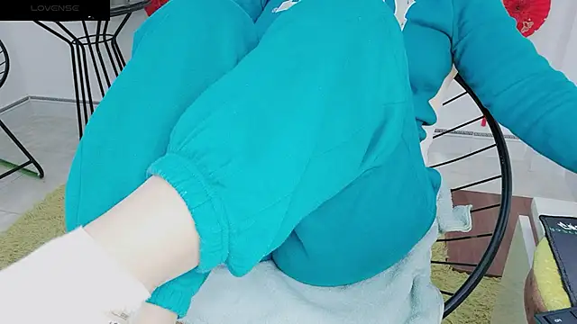Snapshot of Sophie_Secret chatting on January 27, 2025, 10:27 pm Sophie Secret online show from January 27, 2025, 10:27 pm
