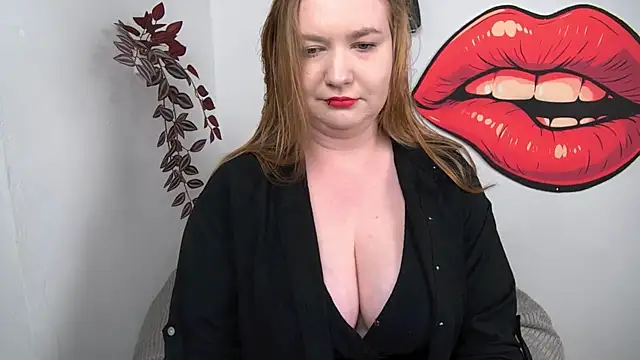 LaraDream online show from February 16, 2026, 3:52 pm