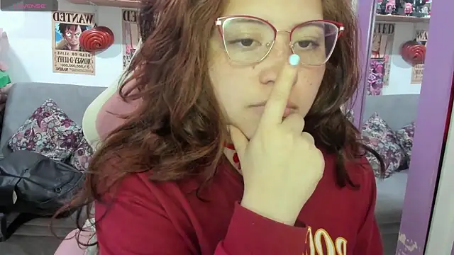 soficammy online show from March 5, 2026, 7:54 pm