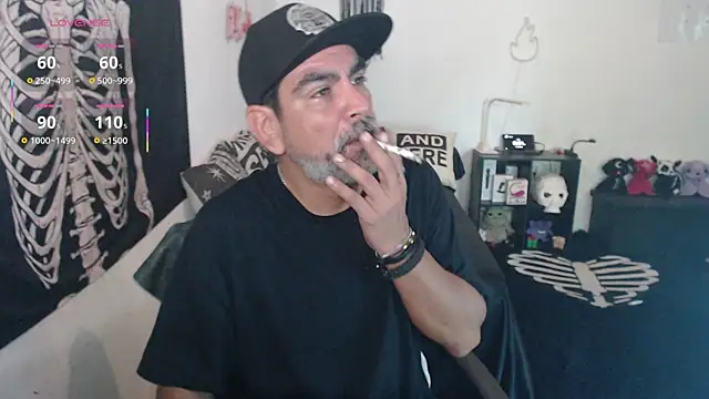 Snapshot of soyelcarlitos_ chatting on June 15, 2026, 10:01 pm soyelcarlitos online show from June 15, 2026, 10:01 pm