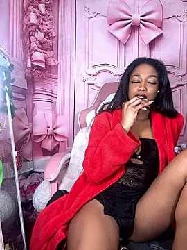 Snapshot of mismialove chatting on January 13, 2026, 8:30 am mismialove online show from January 13, 2026, 8:30 am