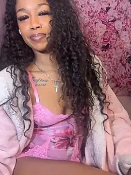 Snapshot of mismialove chatting on February 17, 2026, 11:18 am mismialove online show from February 17, 2026, 11:18 am